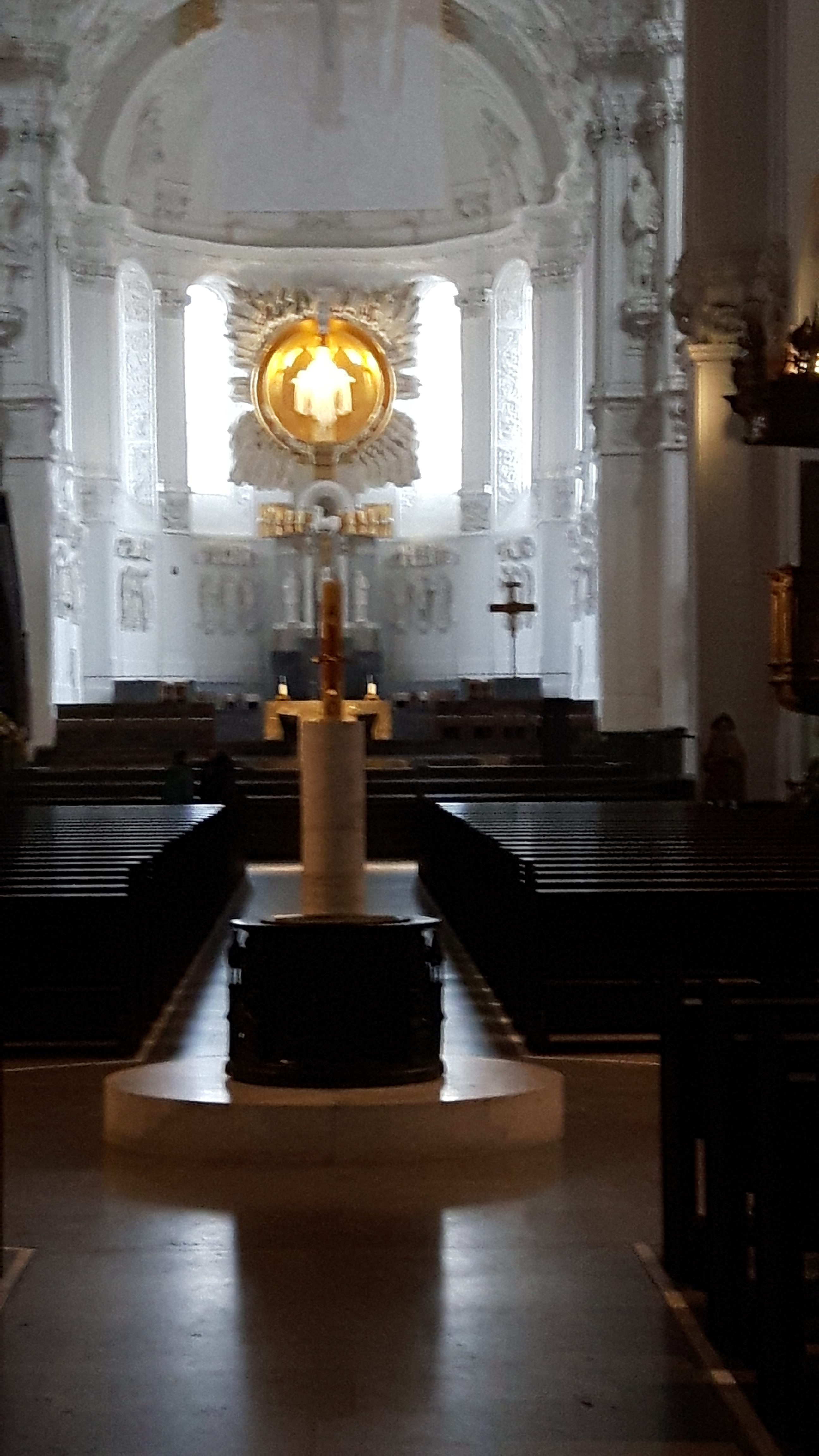 Würzburger Dom, Blick durch den Hauptgang